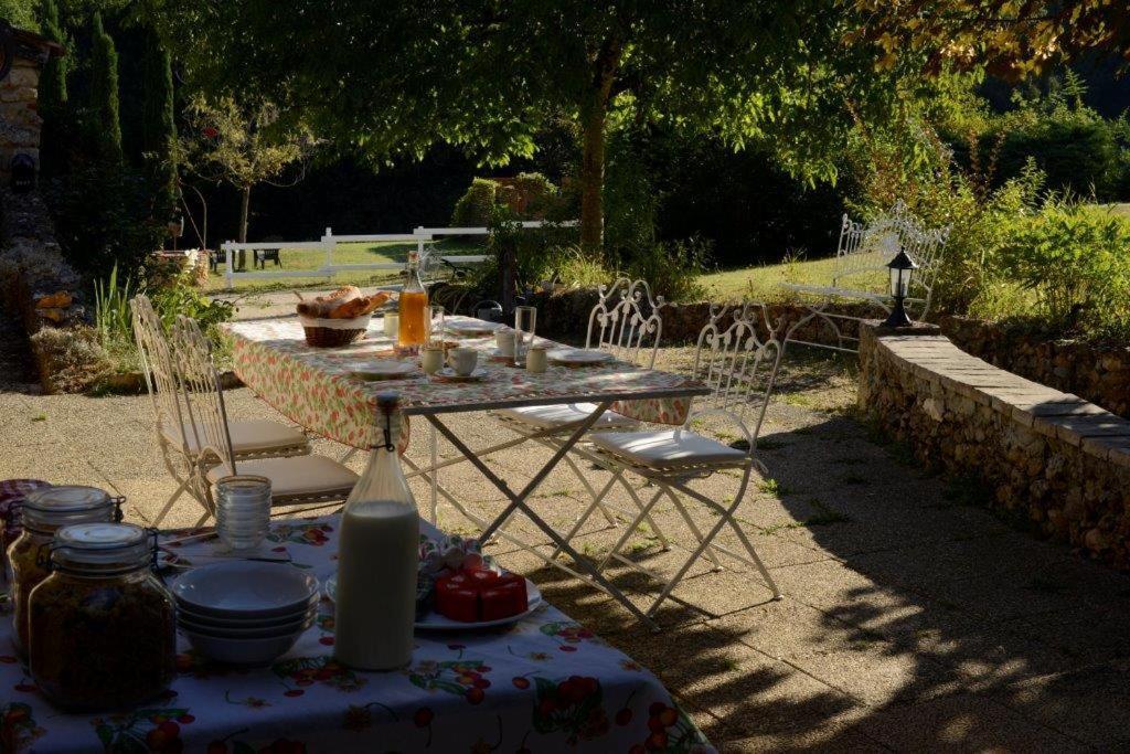 Les Rocailles De La Reine Bed & Breakfast Lamonzie-Montastruc Exterior foto